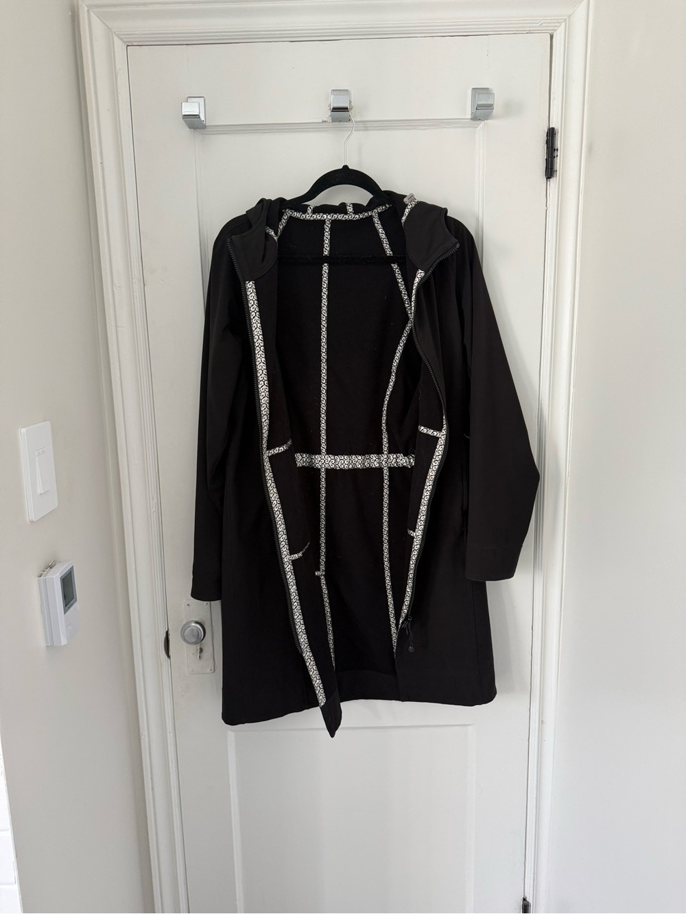 lululemon athletica Black Hooded Rain Coat - Picture 3 of 3